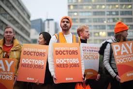 Senior doctors in England and Northern Ireland to vote on strike action