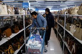 Inflation hits three-year high as consumer confidence drops