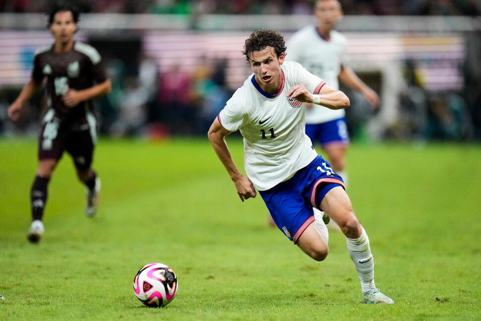 US midfielder Aaronson gets one day off World Cup camp to get married